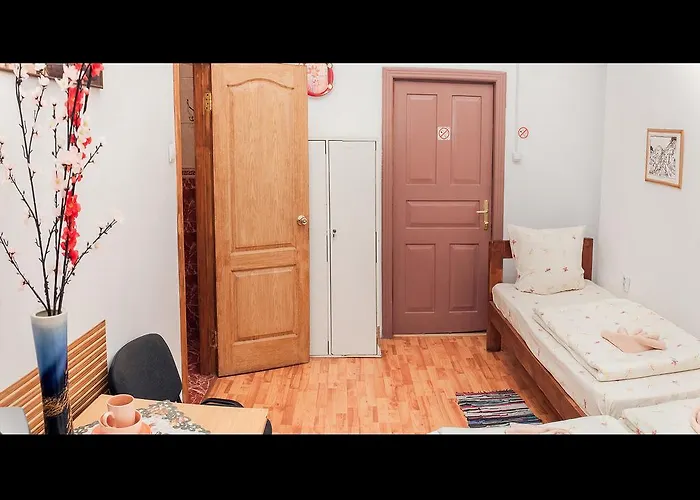 ホステル Apple リヴィウ